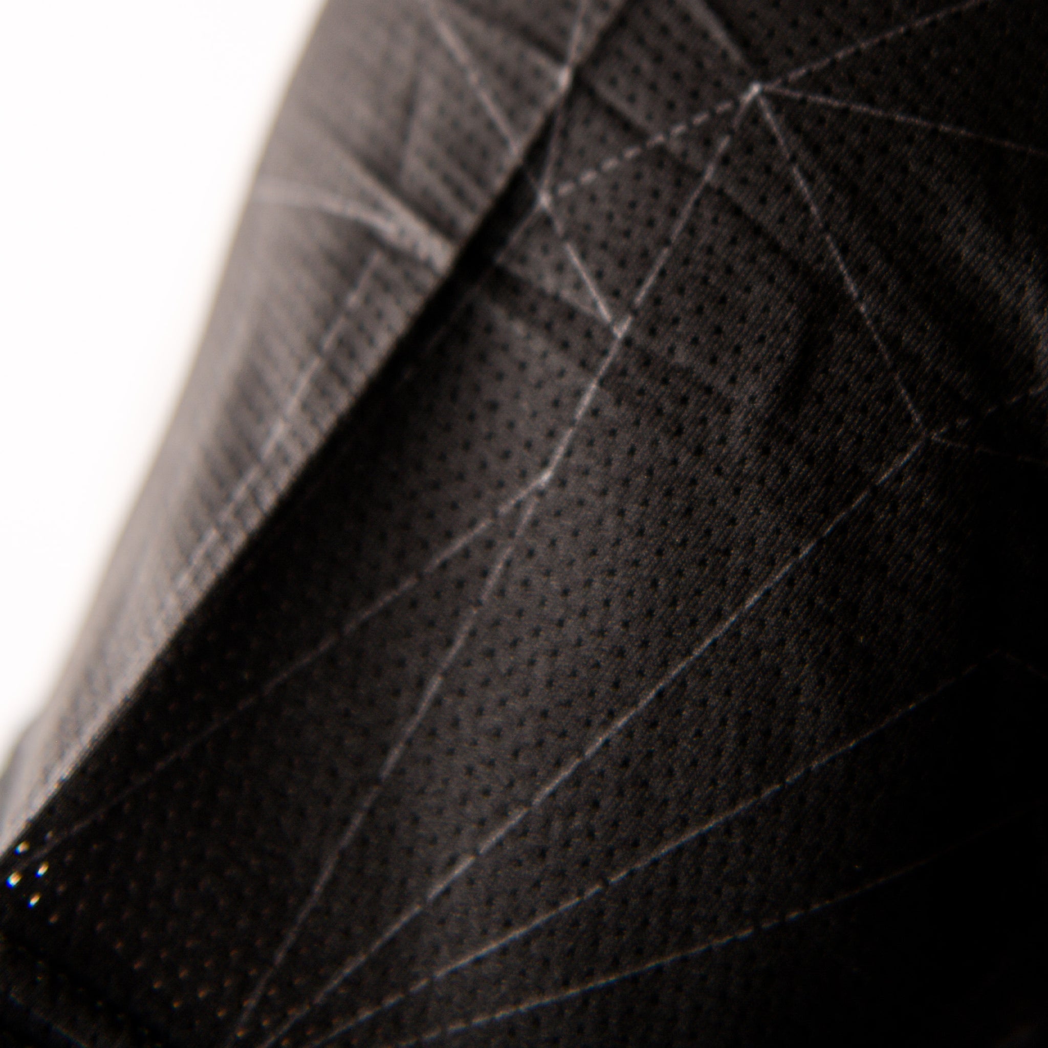 Scollo a V Laser Nero per Donna